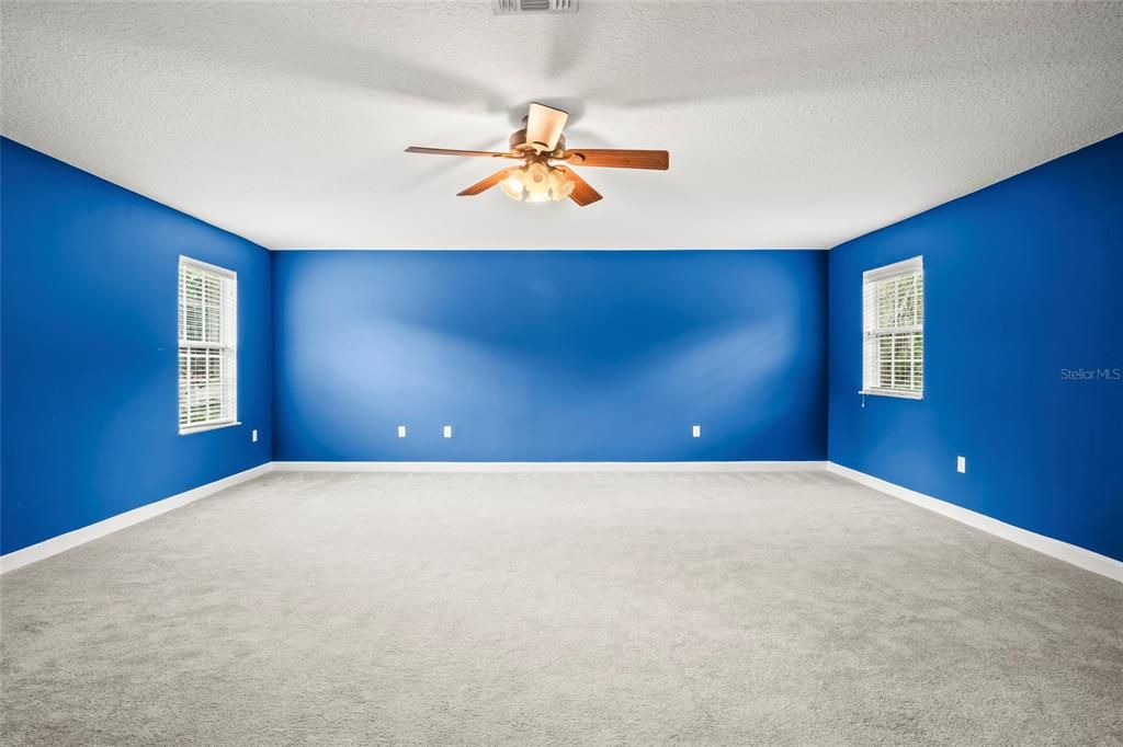 For Sale: $875,000 (4 beds, 3 baths, 3040 Square Feet)