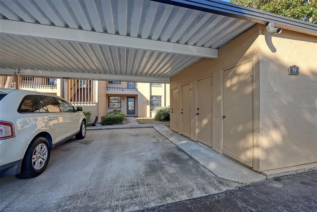 Active With Contract: $140,000 (2 beds, 2 baths, 898 Square Feet)