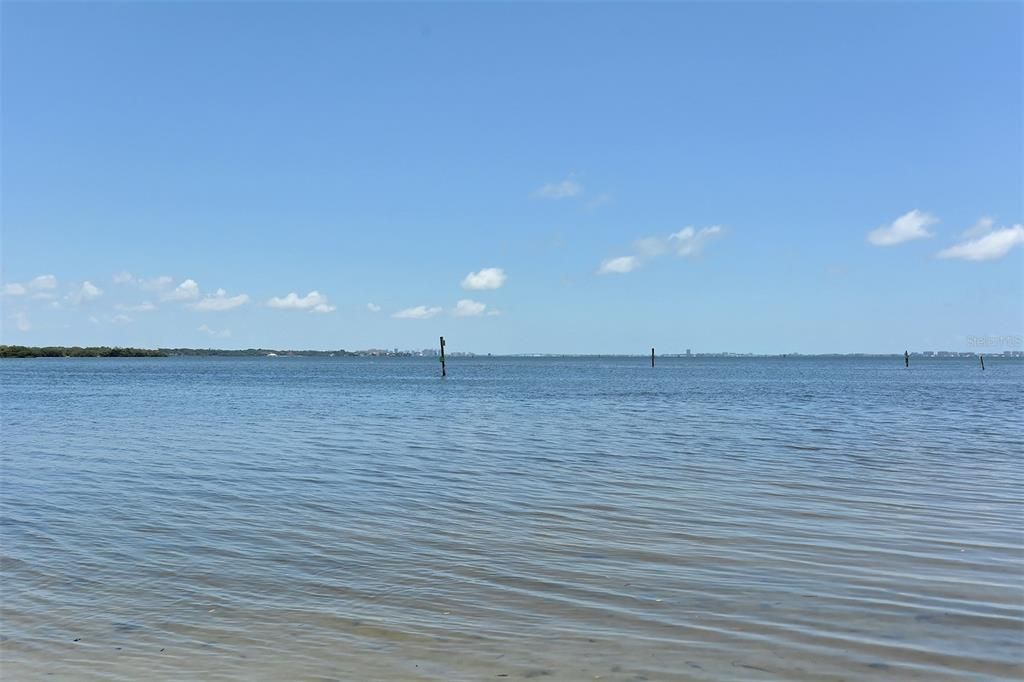 Active With Contract: $140,000 (2 beds, 2 baths, 898 Square Feet)