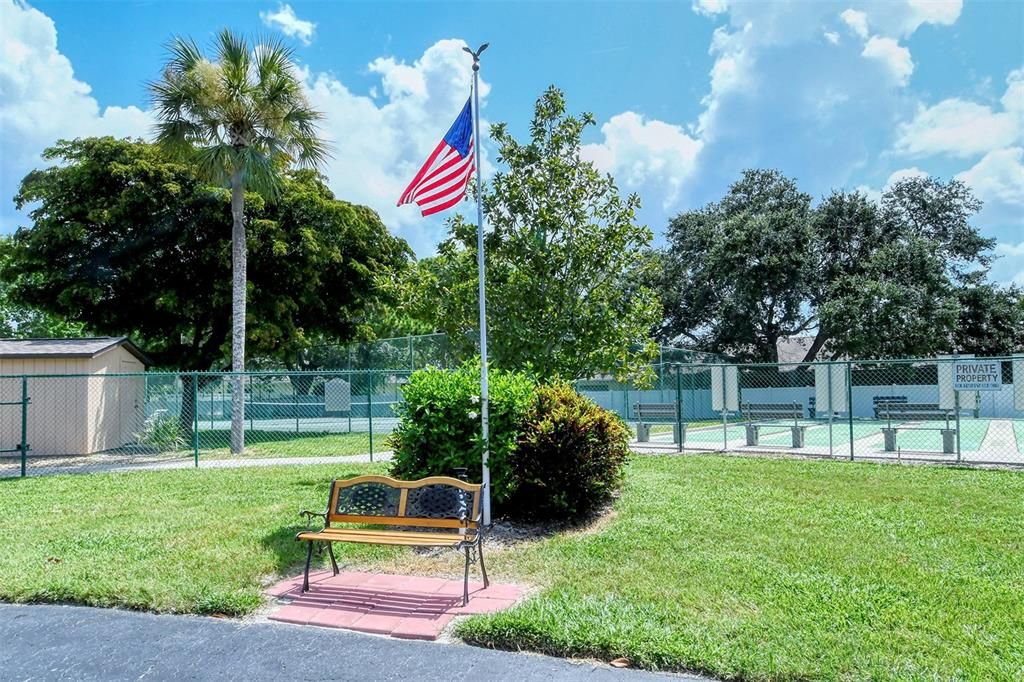 Active With Contract: $140,000 (2 beds, 2 baths, 898 Square Feet)