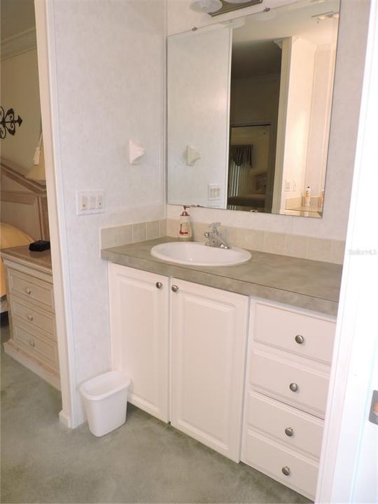 For Sale: $199,900 (2 beds, 2 baths, 1512 Square Feet)