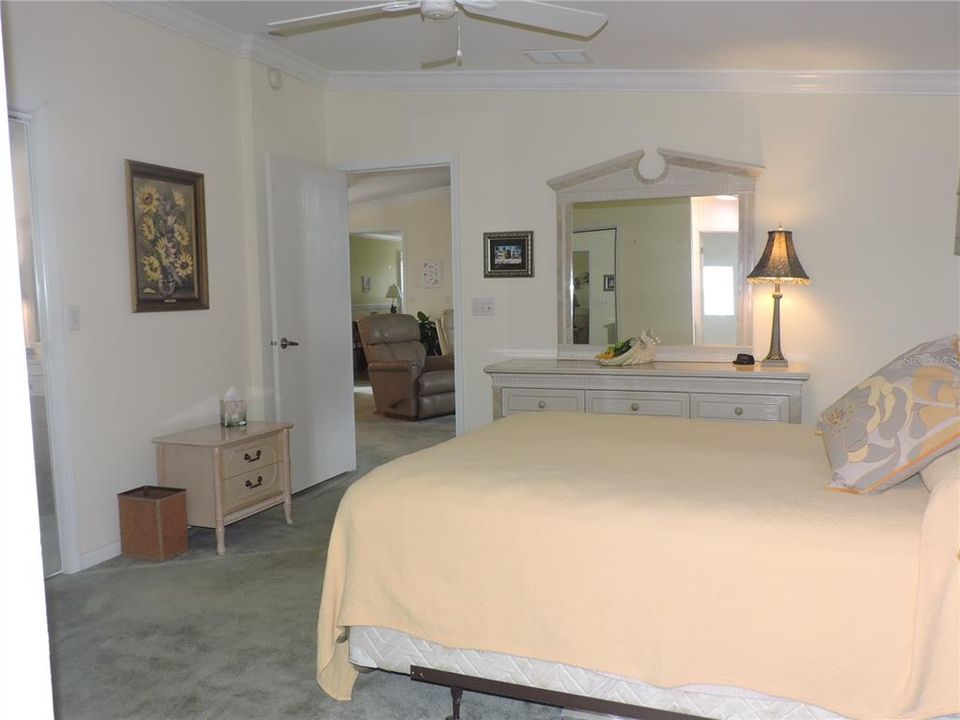 For Sale: $199,900 (2 beds, 2 baths, 1512 Square Feet)