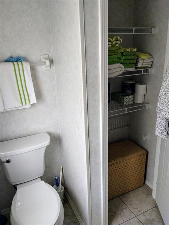 For Sale: $199,900 (2 beds, 2 baths, 1512 Square Feet)