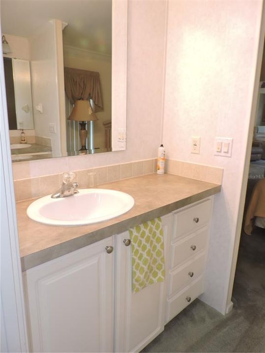 For Sale: $199,900 (2 beds, 2 baths, 1512 Square Feet)