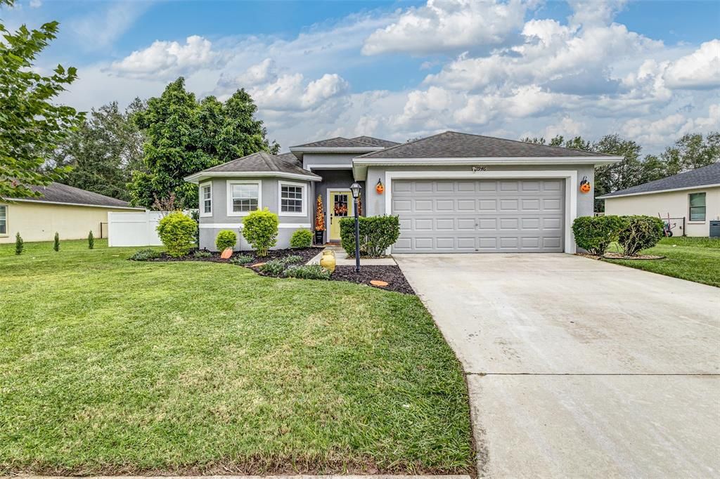 For Sale: $425,000 (3 beds, 3 baths, 1921 Square Feet)