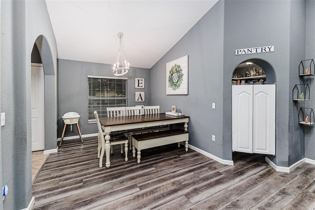 For Sale: $425,000 (3 beds, 3 baths, 1921 Square Feet)