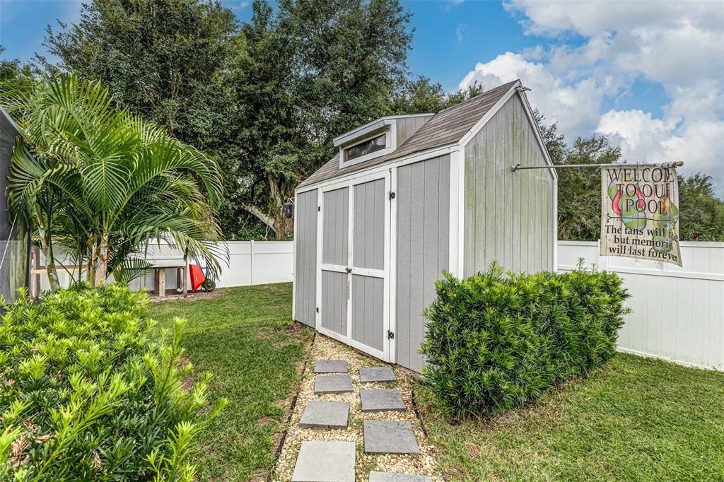 For Sale: $425,000 (3 beds, 3 baths, 1921 Square Feet)