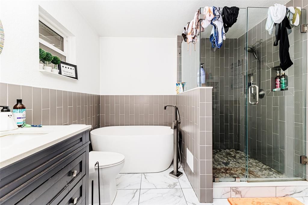 For Sale: $425,000 (3 beds, 3 baths, 1921 Square Feet)