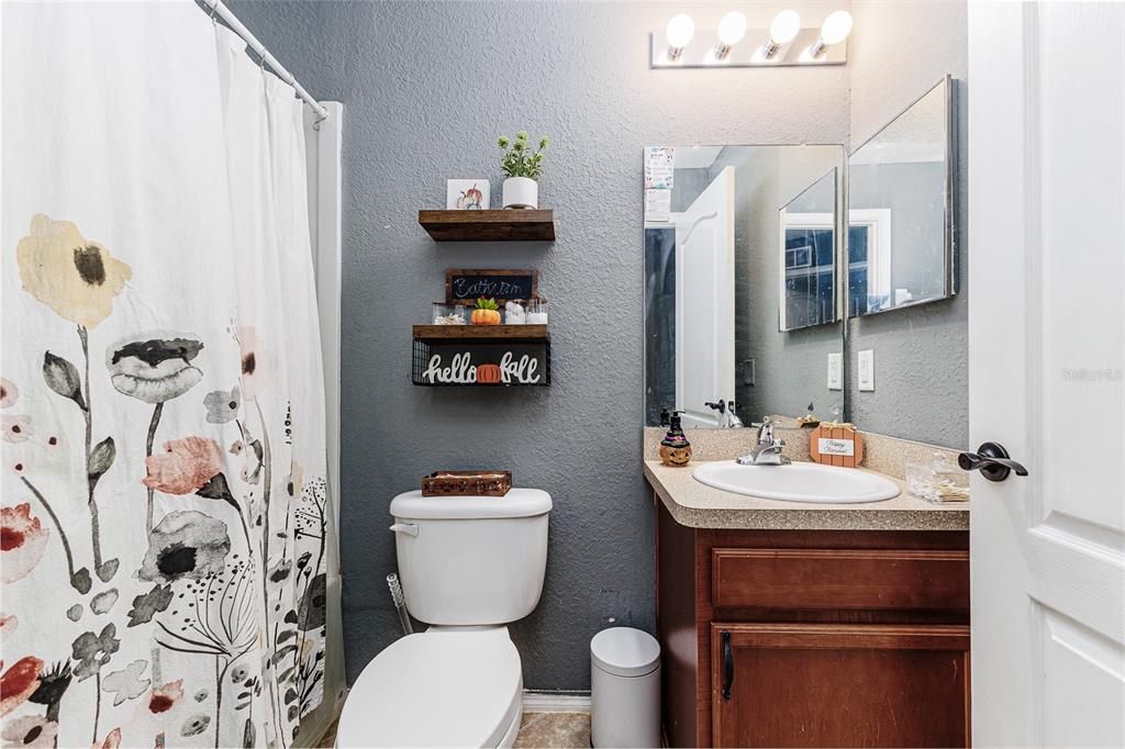 For Sale: $425,000 (3 beds, 3 baths, 1921 Square Feet)