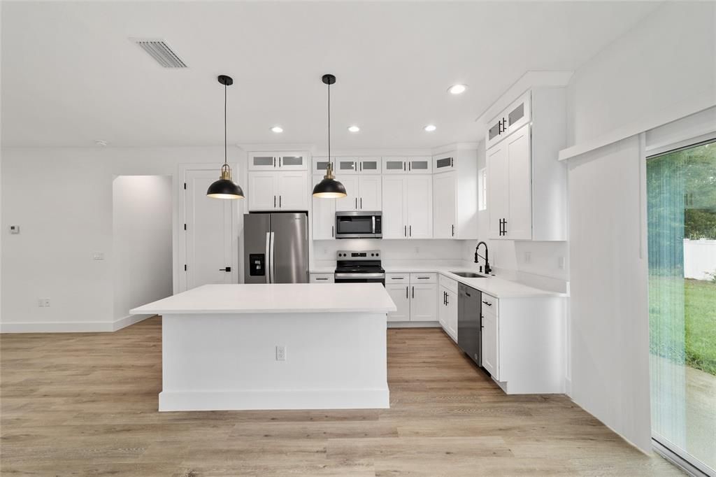 For Sale: $289,900 (3 beds, 2 baths, 1500 Square Feet)