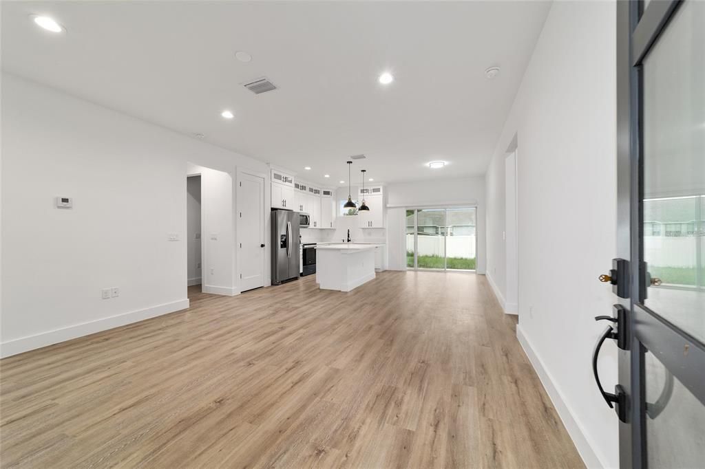 For Sale: $289,900 (3 beds, 2 baths, 1500 Square Feet)