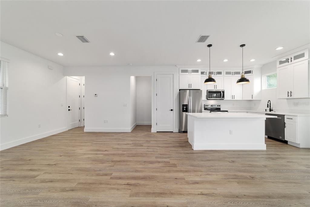 For Sale: $289,900 (3 beds, 2 baths, 1500 Square Feet)