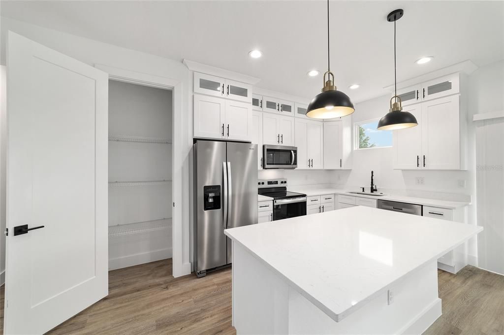 For Sale: $289,900 (3 beds, 2 baths, 1500 Square Feet)