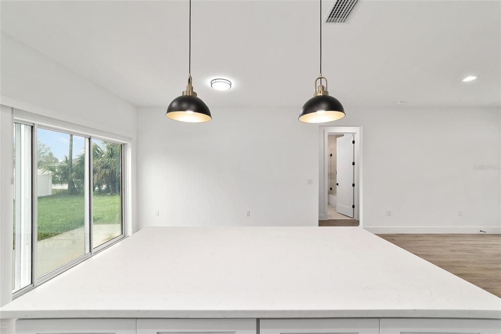 For Sale: $289,900 (3 beds, 2 baths, 1500 Square Feet)