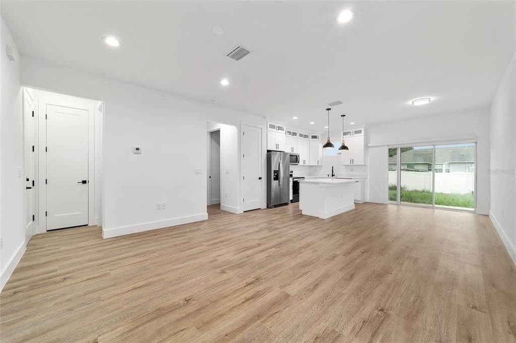 For Sale: $289,900 (3 beds, 2 baths, 1500 Square Feet)