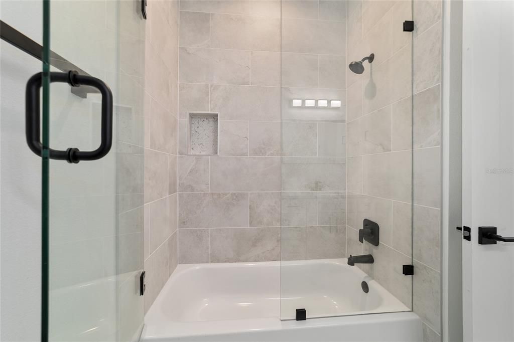 For Sale: $289,900 (3 beds, 2 baths, 1500 Square Feet)