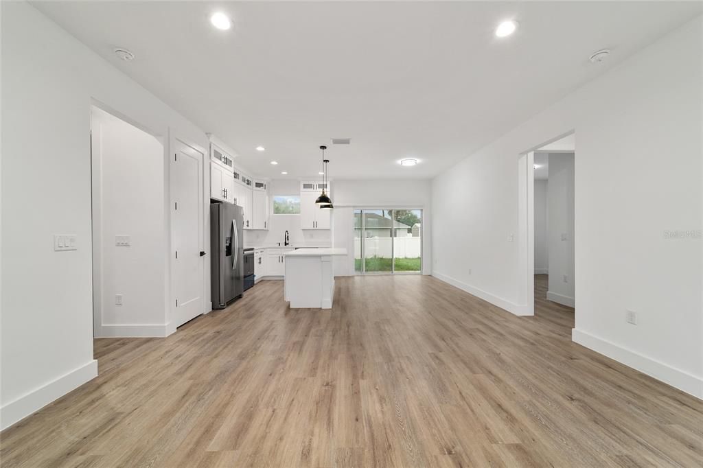 For Sale: $289,900 (3 beds, 2 baths, 1500 Square Feet)