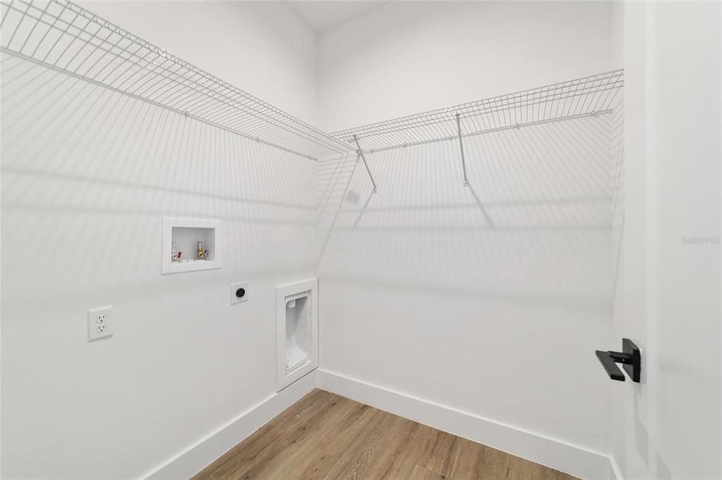 For Sale: $289,900 (3 beds, 2 baths, 1500 Square Feet)