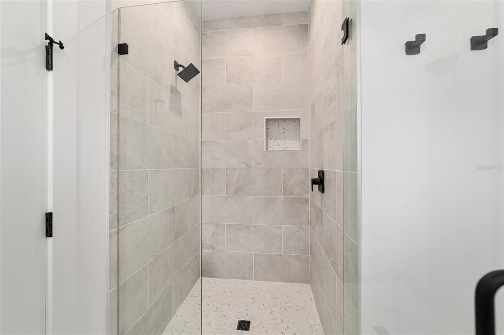 For Sale: $289,900 (3 beds, 2 baths, 1500 Square Feet)