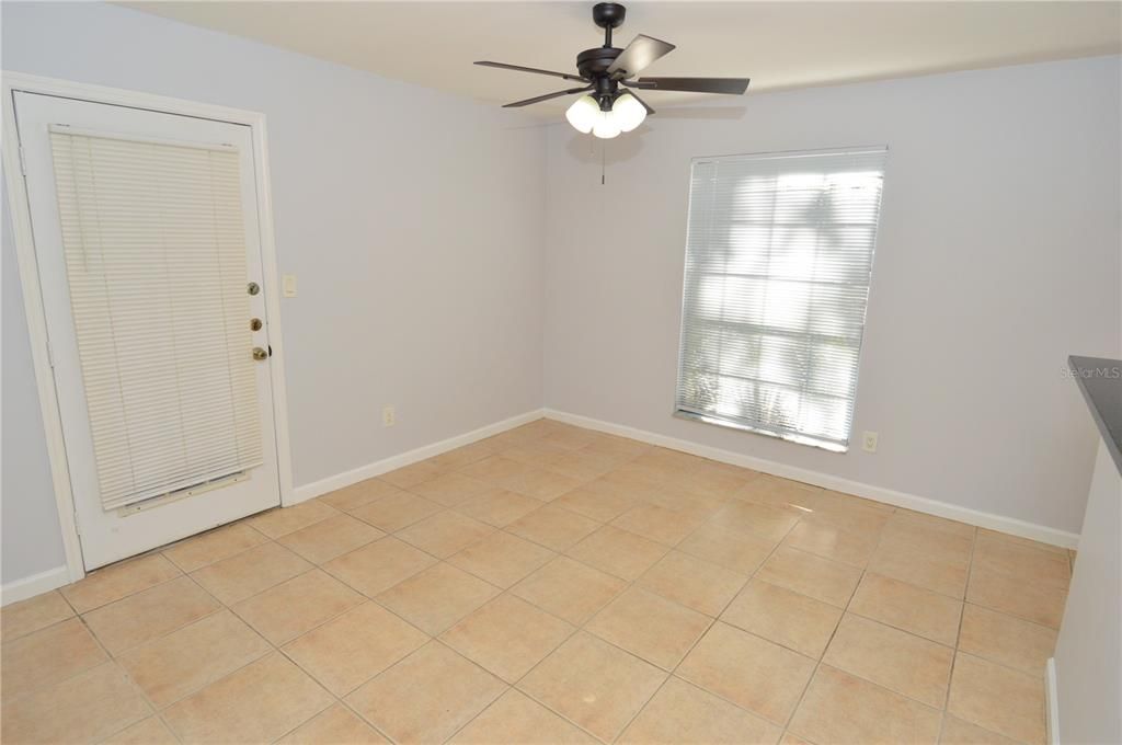 待售: $149,900 (1 贝兹, 1 浴室, 581 平方英尺)