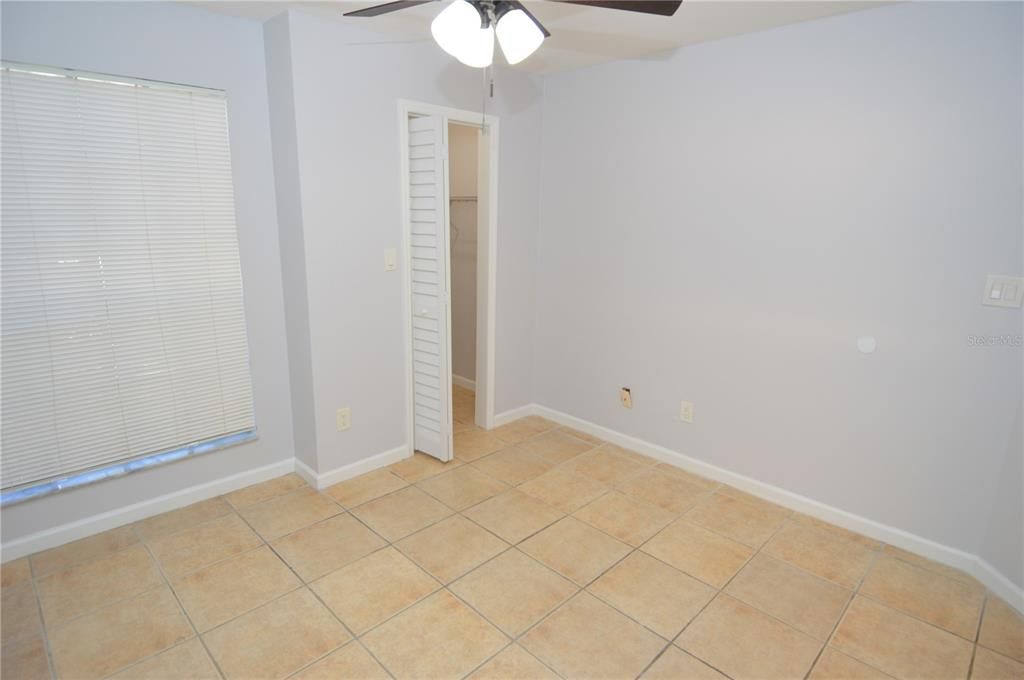 待售: $149,900 (1 贝兹, 1 浴室, 581 平方英尺)