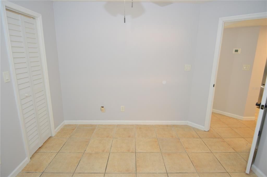 待售: $149,900 (1 贝兹, 1 浴室, 581 平方英尺)