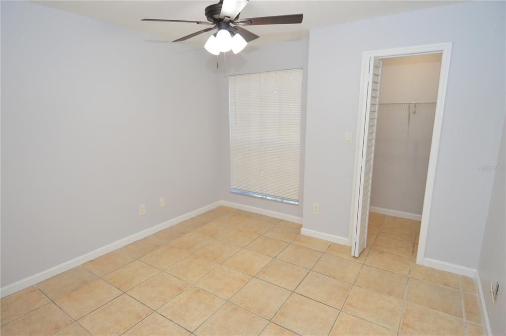 待售: $149,900 (1 贝兹, 1 浴室, 581 平方英尺)