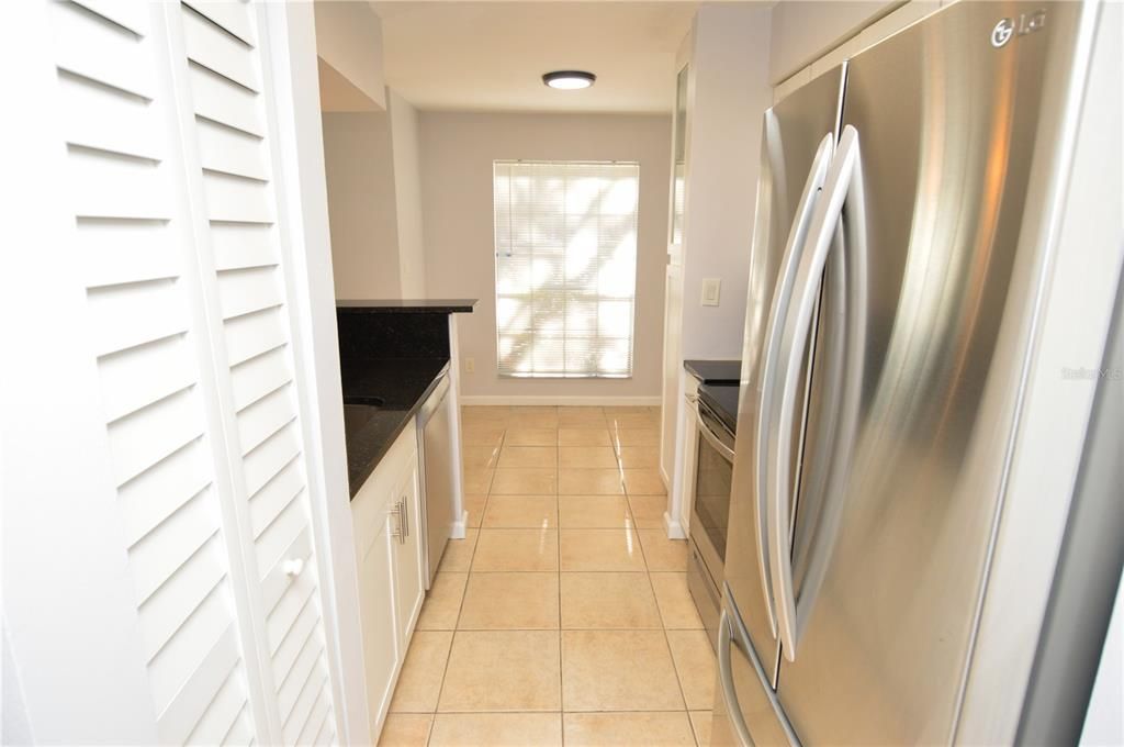 待售: $149,900 (1 贝兹, 1 浴室, 581 平方英尺)