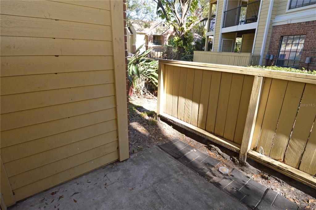 待售: $149,900 (1 贝兹, 1 浴室, 581 平方英尺)