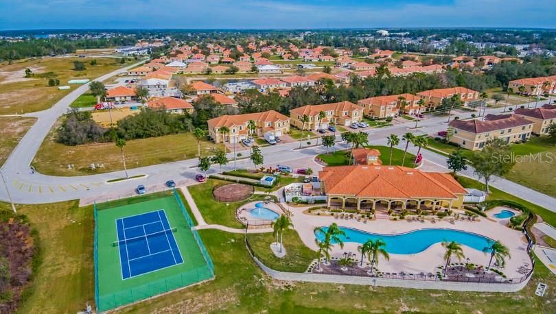 Под контрактом: $230,000 (3 спален, 2 ванн, 1351 Квадратных фут)