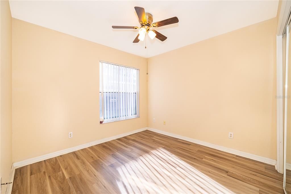 Под контрактом: $230,000 (3 спален, 2 ванн, 1351 Квадратных фут)