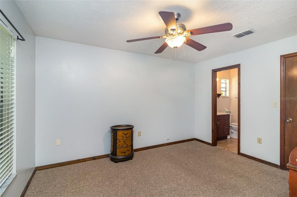 待售: $375,000 (3 贝兹, 2 浴室, 1348 平方英尺)