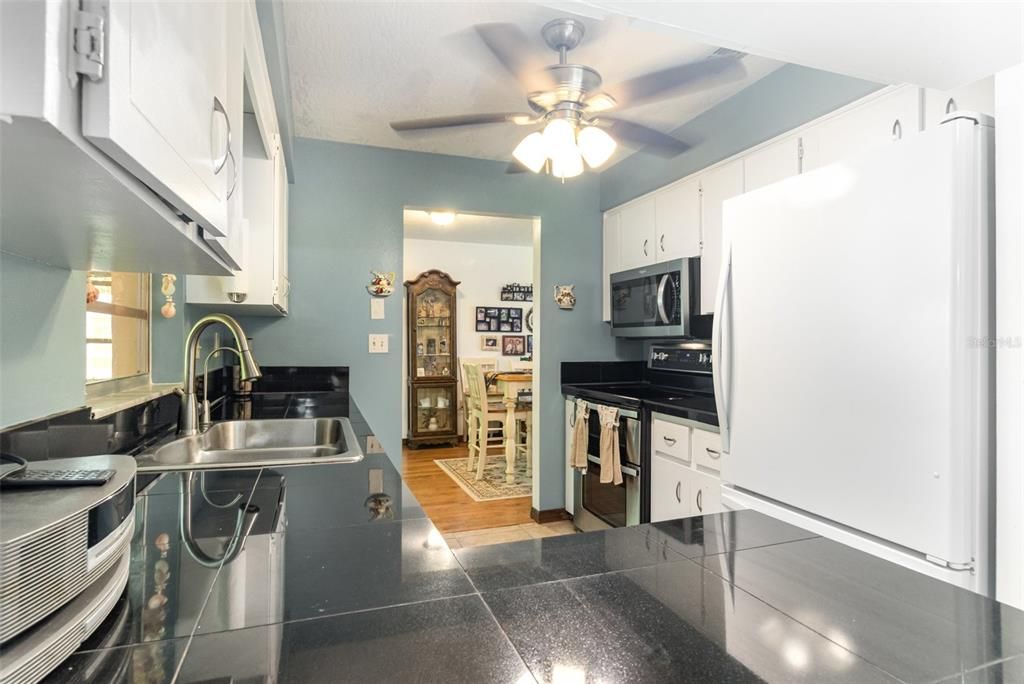 待售: $375,000 (3 贝兹, 2 浴室, 1348 平方英尺)