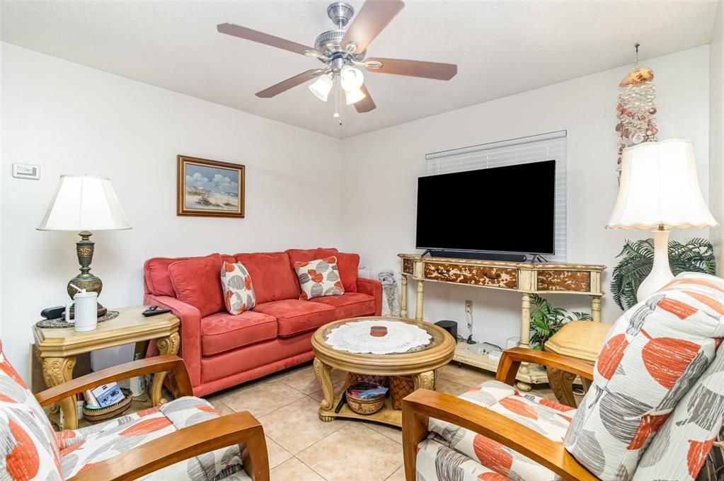 待售: $375,000 (3 贝兹, 2 浴室, 1348 平方英尺)