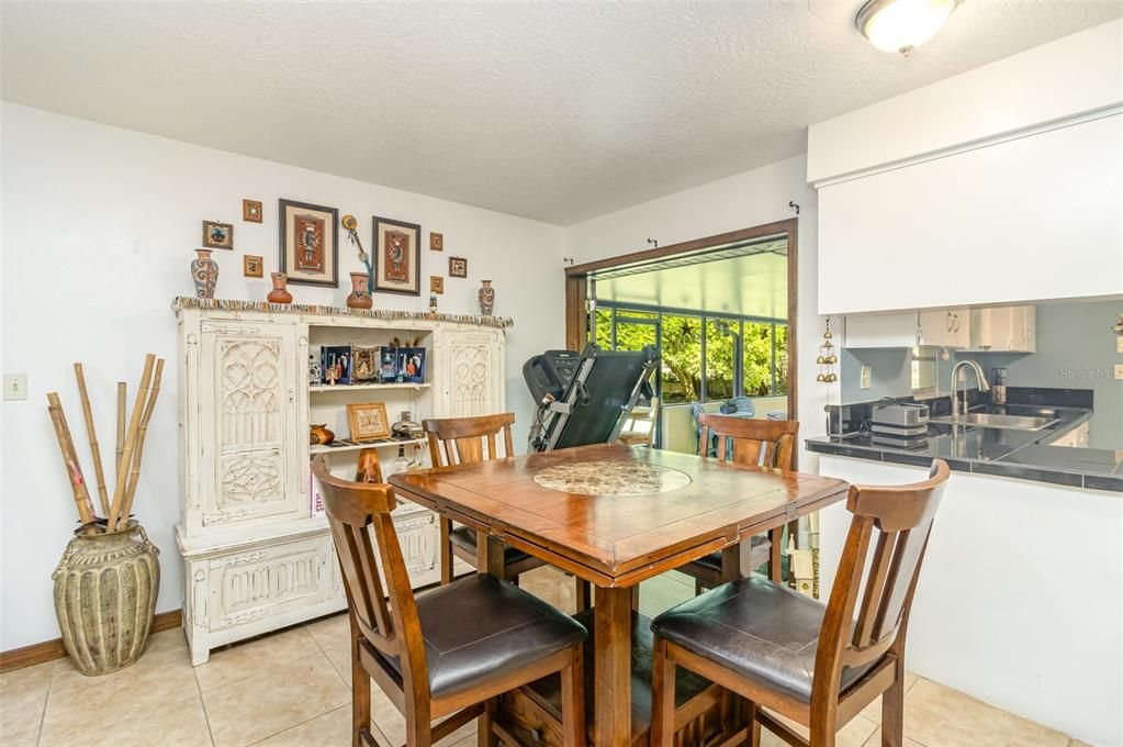 待售: $375,000 (3 贝兹, 2 浴室, 1348 平方英尺)