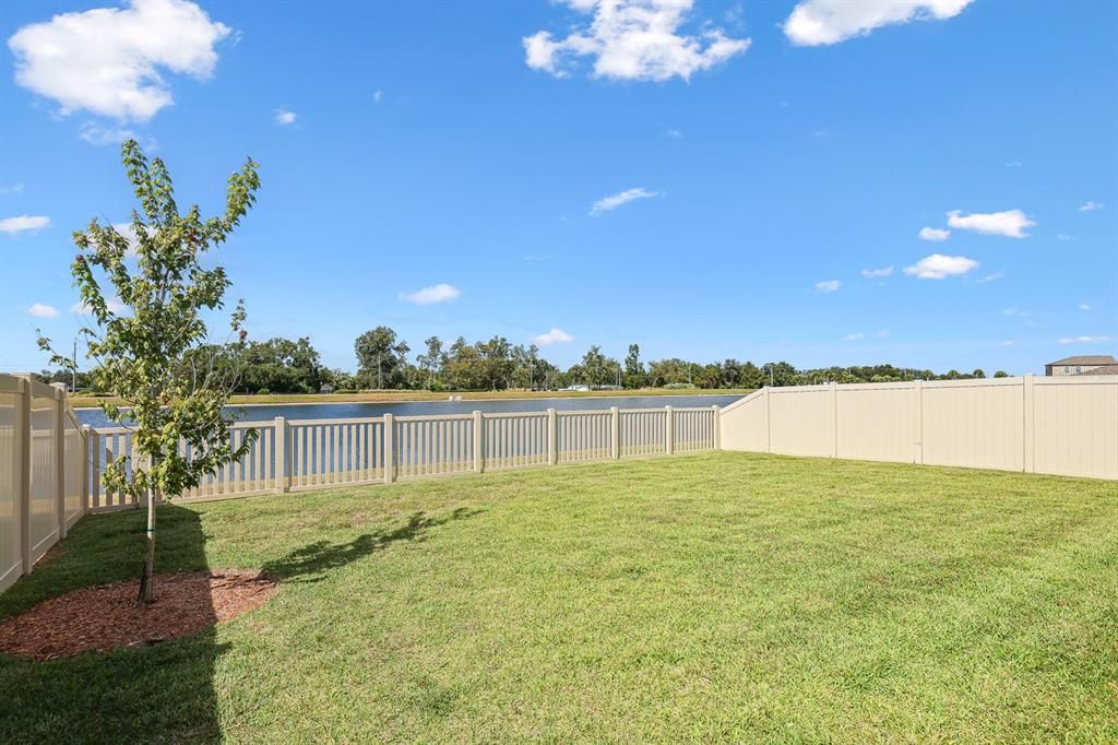 For Sale: $335,000 (3 beds, 2 baths, 1561 Square Feet)