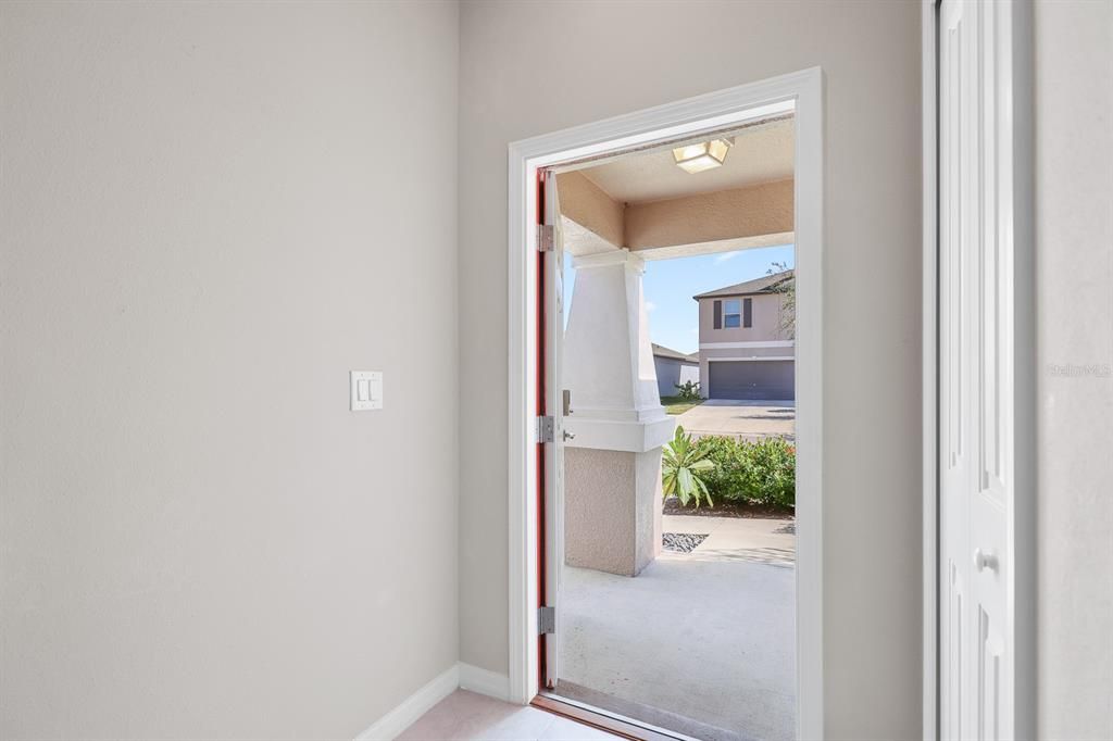 For Sale: $335,000 (3 beds, 2 baths, 1561 Square Feet)