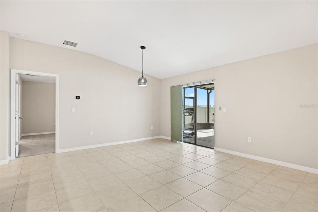 For Sale: $335,000 (3 beds, 2 baths, 1561 Square Feet)