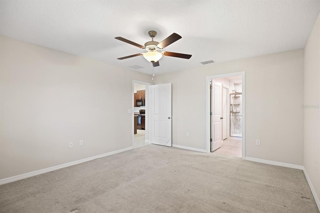 For Sale: $335,000 (3 beds, 2 baths, 1561 Square Feet)