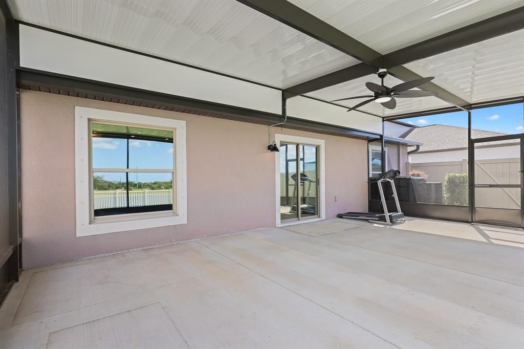 For Sale: $335,000 (3 beds, 2 baths, 1561 Square Feet)