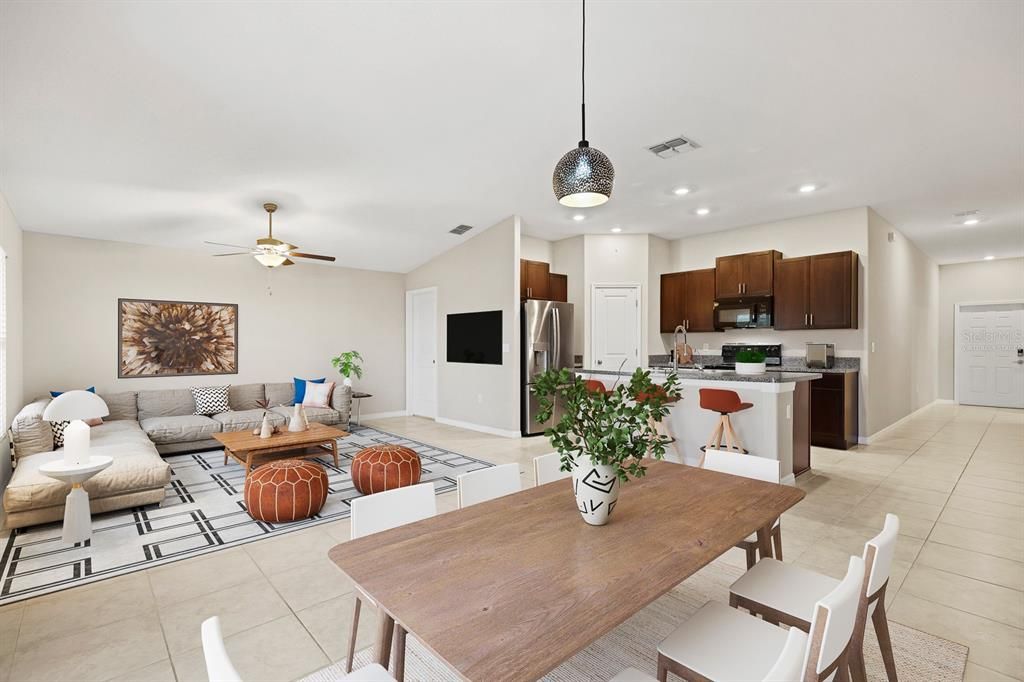 For Sale: $335,000 (3 beds, 2 baths, 1561 Square Feet)