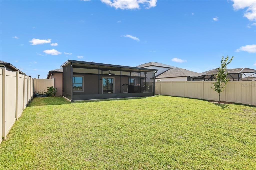 For Sale: $335,000 (3 beds, 2 baths, 1561 Square Feet)