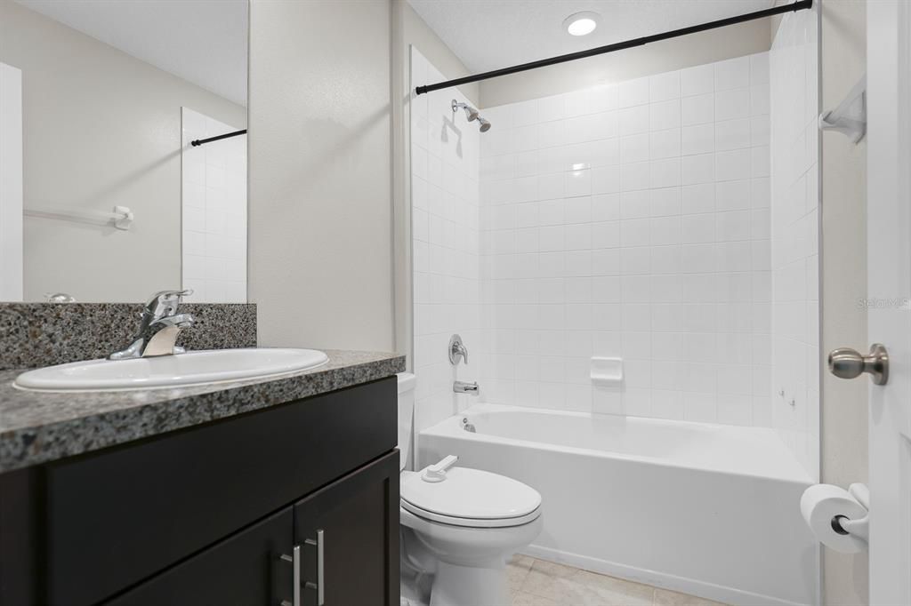 For Sale: $335,000 (3 beds, 2 baths, 1561 Square Feet)