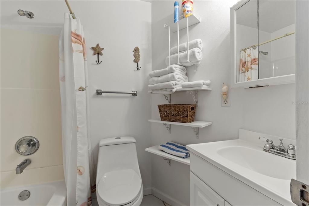 For Sale: $1,440,000 (5 beds, 3 baths, 1558 Square Feet)