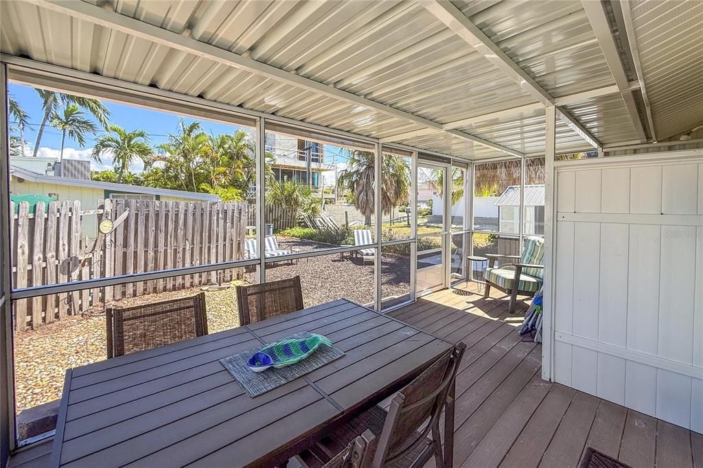 For Sale: $1,440,000 (5 beds, 3 baths, 1558 Square Feet)