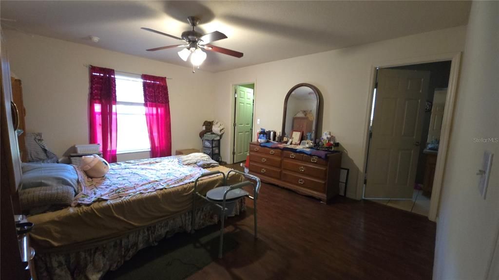 For Sale: $205,000 (3 beds, 2 baths, 1441 Square Feet)