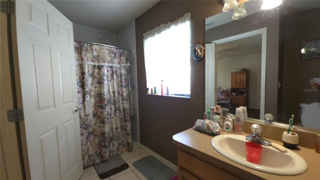 For Sale: $205,000 (3 beds, 2 baths, 1441 Square Feet)