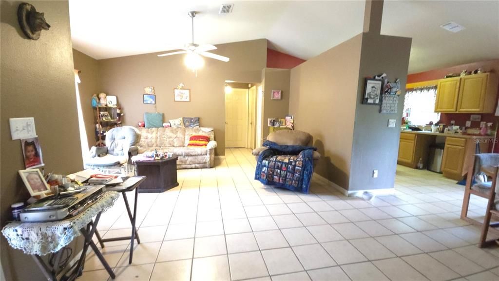 For Sale: $205,000 (3 beds, 2 baths, 1441 Square Feet)