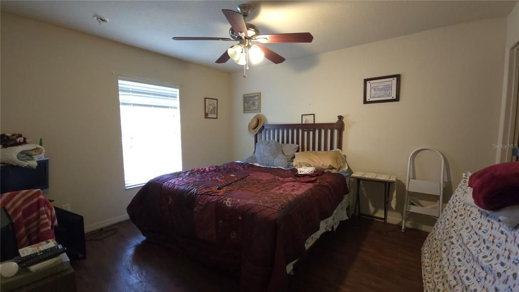 For Sale: $205,000 (3 beds, 2 baths, 1441 Square Feet)