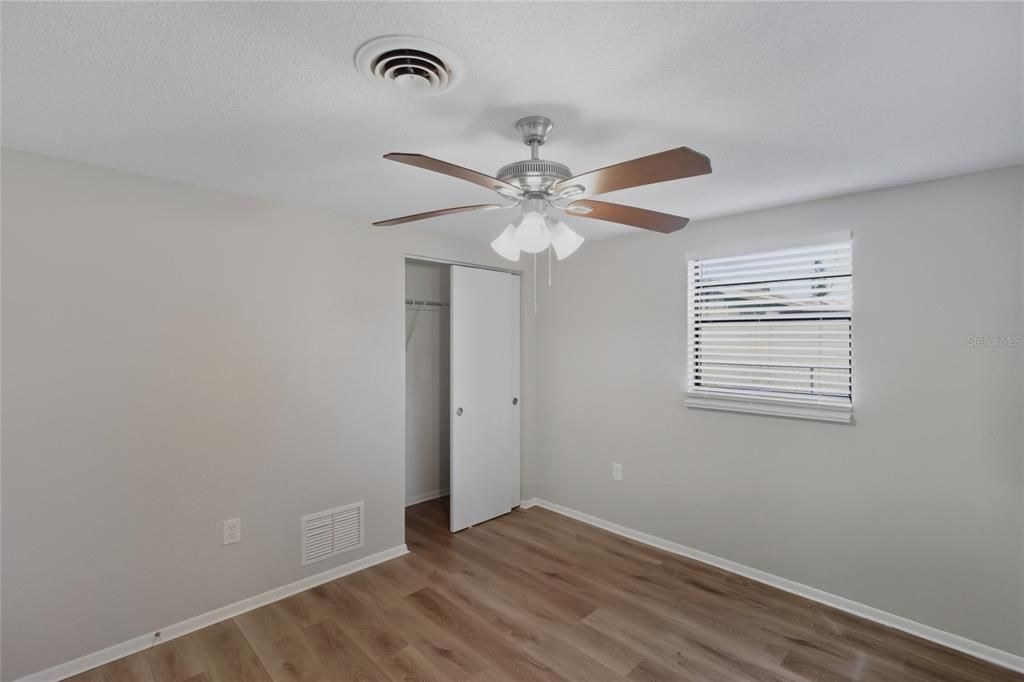 На продажу: $277,500 (3 спален, 2 ванн, 1427 Квадратных фут)